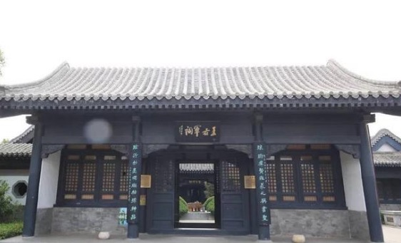 网络图片(侵删) 网络图片(侵删)