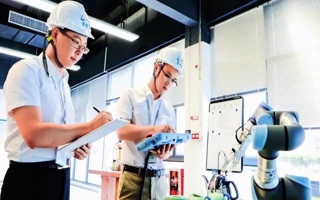 网络图片(侵删) 网络图片(侵删)