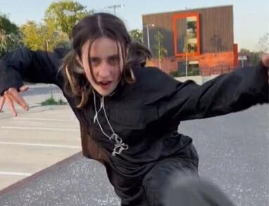 网络图片(侵删) 网络图片(侵删)