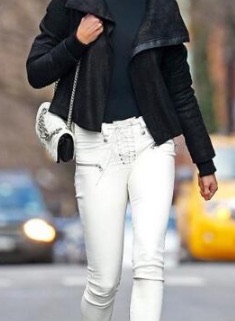 网络图片(侵删) 网络图片(侵删)