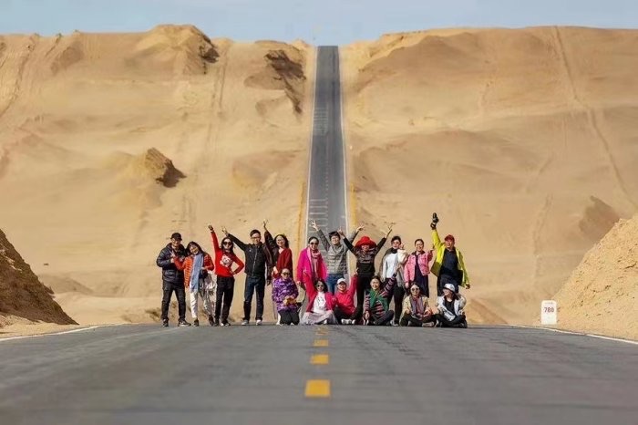 网络图片(侵删) 网络图片(侵删)