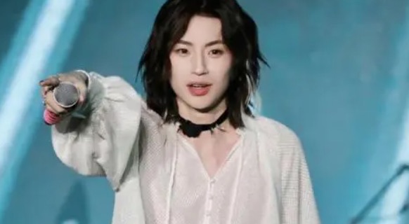 网络图片(侵删) 网络图片(侵删)