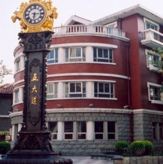 网络图片(侵删) 网络图片(侵删)