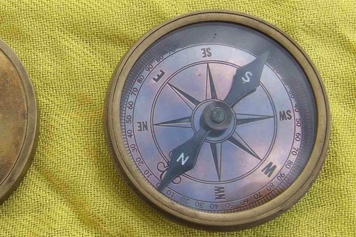 网络图片(侵删) 网络图片(侵删)