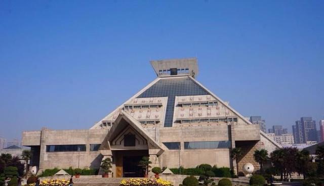 网络图片(侵删) 网络图片(侵删)