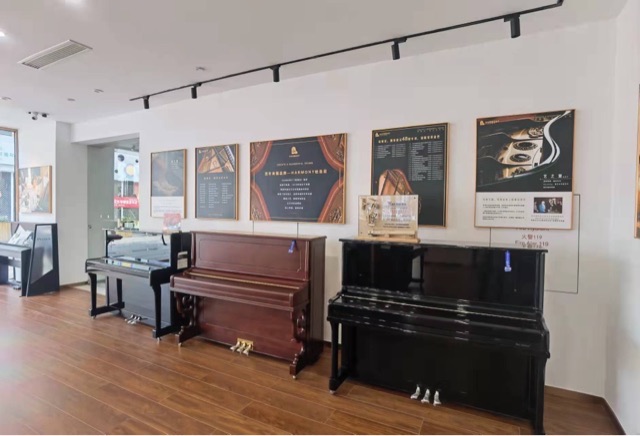 网络图片(侵删) 网络图片(侵删)