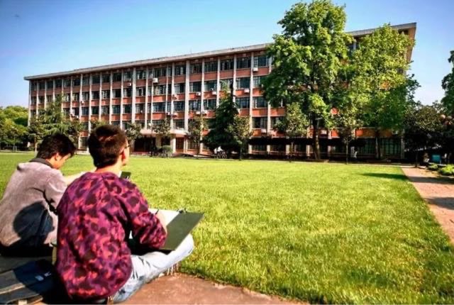 网络图片(侵删) 网络图片(侵删)