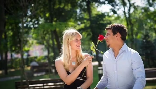 网络图片(侵删) 网络图片(侵删)