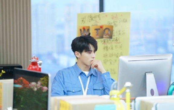 网络图片(侵删) 网络图片(侵删)