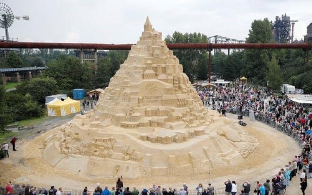 网络图片(侵删) 网络图片(侵删)