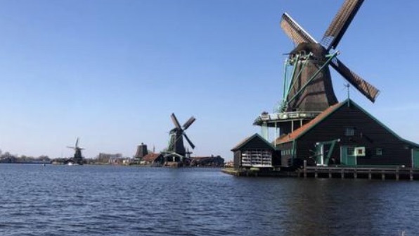 网络图片(侵删) 网络图片(侵删)