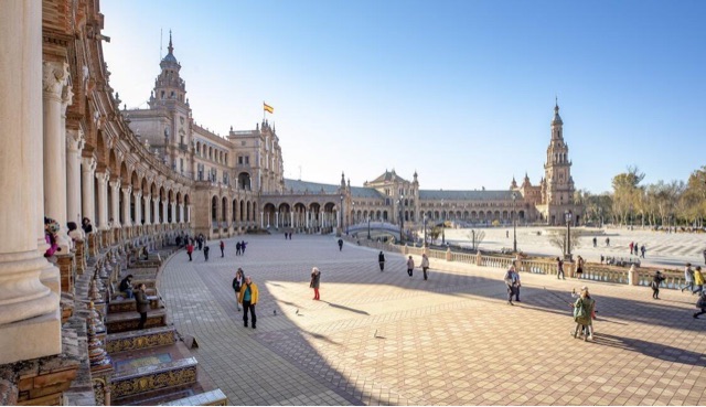 网络图片(侵删) 网络图片(侵删)