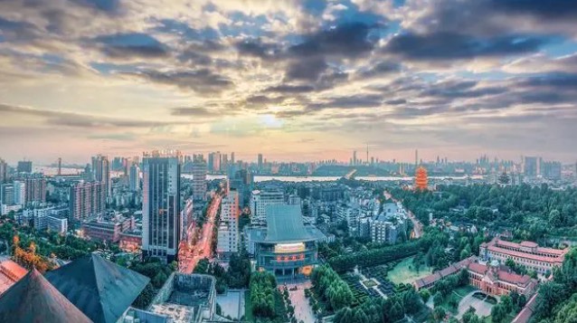 网络图片(侵删) 网络图片(侵删)