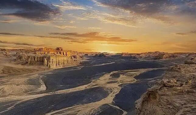 网络图片(侵删) 网络图片(侵删)