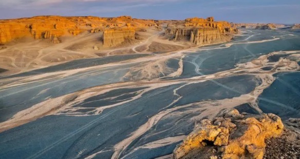 网络图片(侵删) 网络图片(侵删)