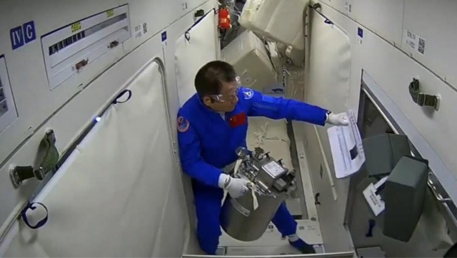 网络图片(侵删) 网络图片(侵删)