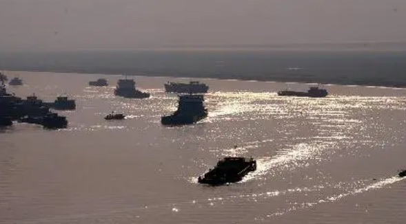 网络图片(侵删) 网络图片(侵删)