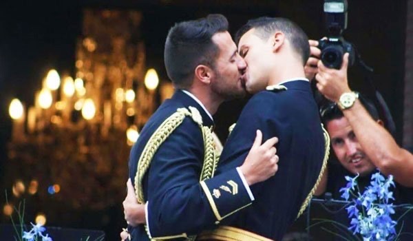 网络图片(侵删) 网络图片(侵删)