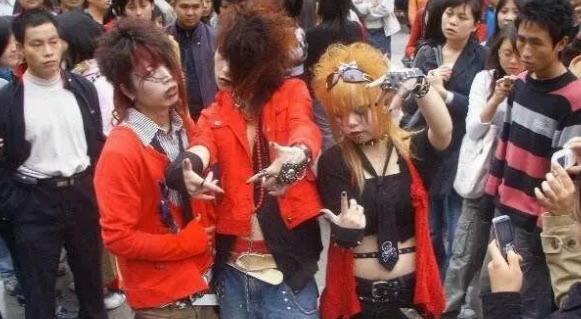 网络图片(侵删) 网络图片(侵删)