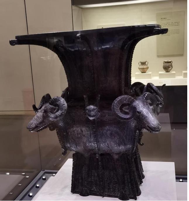 网络图片(侵删) 网络图片(侵删)