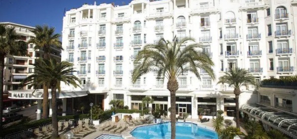 网络图片(侵删) 网络图片(侵删)