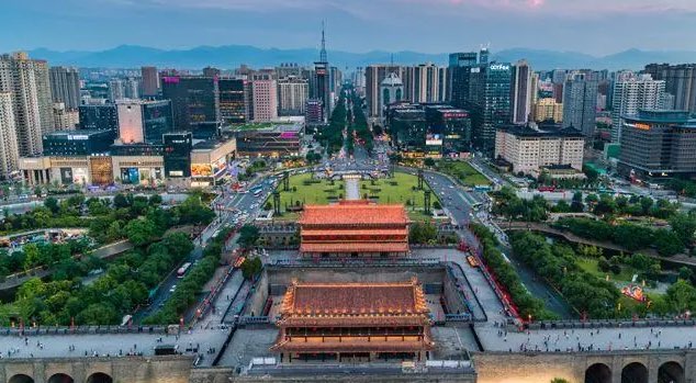 网络图片(侵删) 网络图片(侵删)