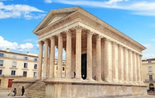 网络图片(侵删) 网络图片(侵删)