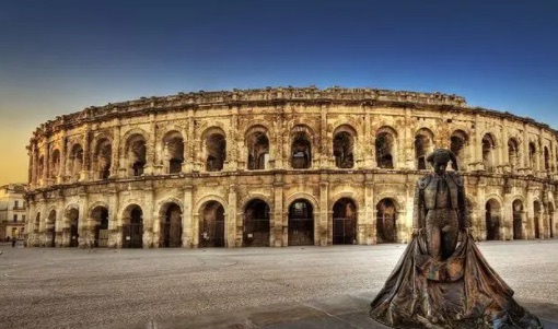 网络图片(侵删) 网络图片(侵删)