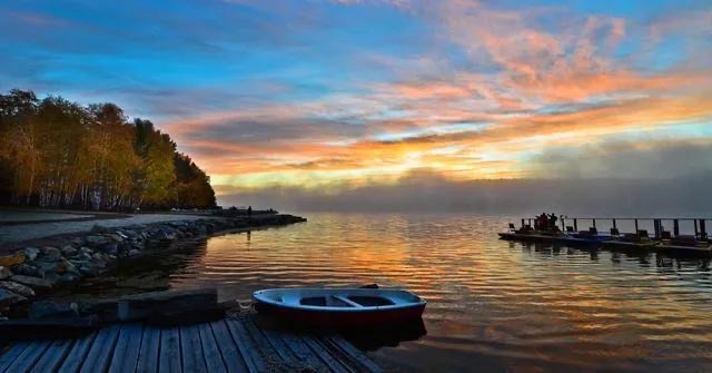 网络图片(侵删) 网络图片(侵删)