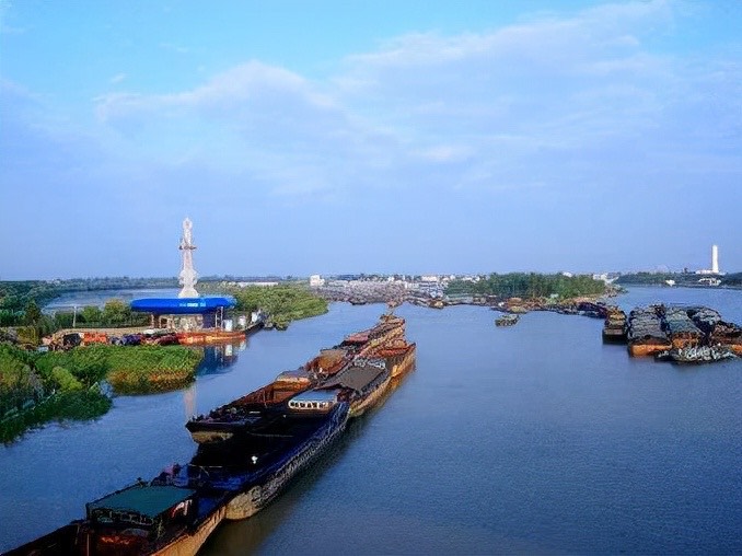 网络图片(侵删) 网络图片(侵删)