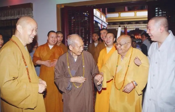 网络图片(侵删) 网络图片(侵删)