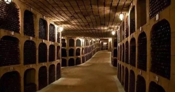 网络图片(侵删) 网络图片(侵删)