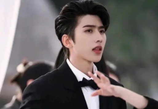 网络图片(侵删) 网络图片(侵删)