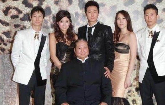 网络图片(侵删) 网络图片(侵删)