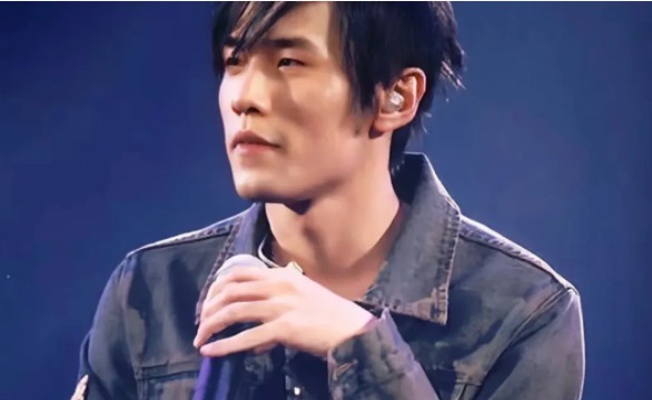 网络图片(侵删) 网络图片(侵删)