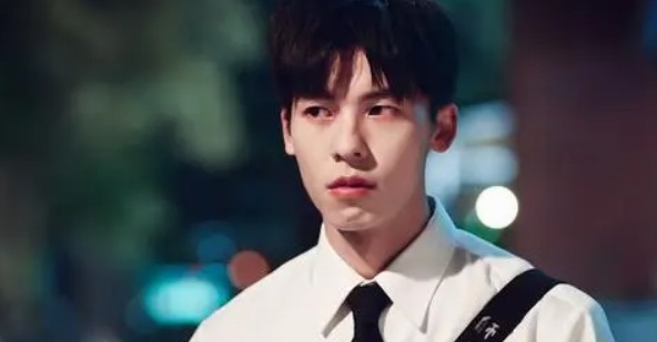 网络图片(侵删) 网络图片(侵删)