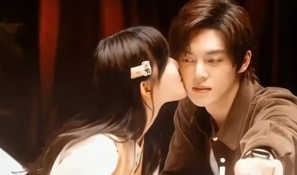 网络图片(侵删) 网络图片(侵删)