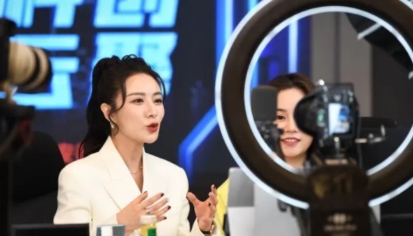 网络图片(侵删) 网络图片(侵删)