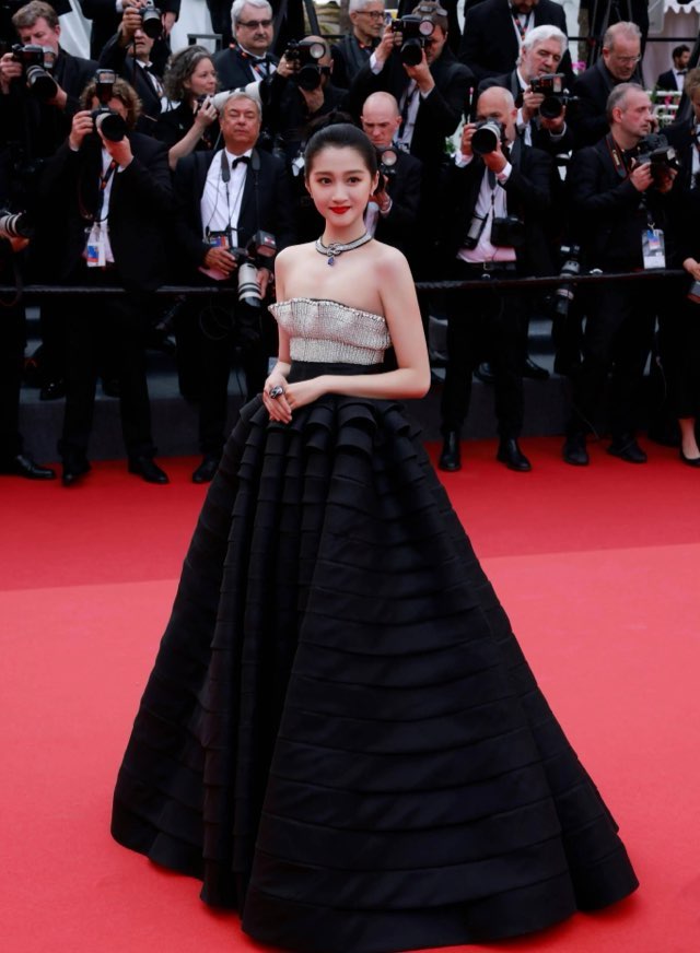 网络图片(侵删) 网络图片(侵删)