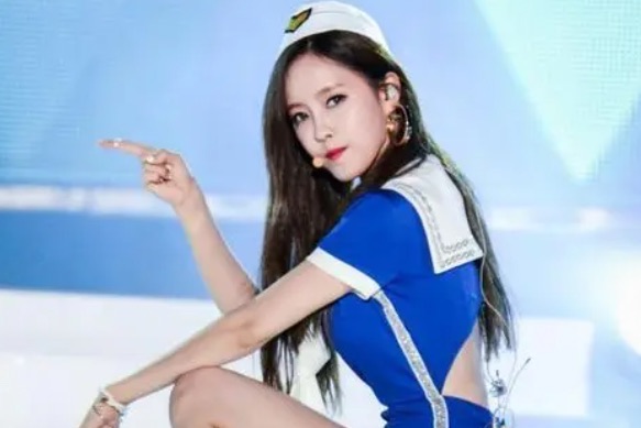 网络图片(侵删) 网络图片(侵删)