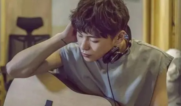 网络图片(侵删) 网络图片(侵删)