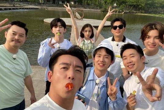 网络图片(侵删) 网络图片(侵删)