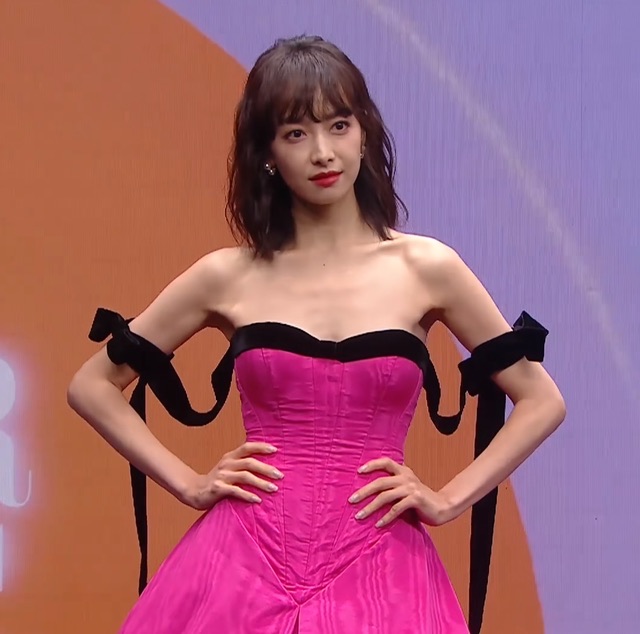 网络图片(侵删) 网络图片(侵删)