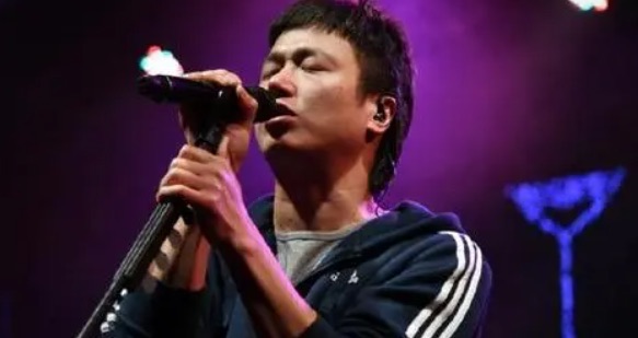 网络图片(侵删) 网络图片(侵删)