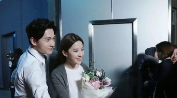 网络图片(侵删) 网络图片(侵删)