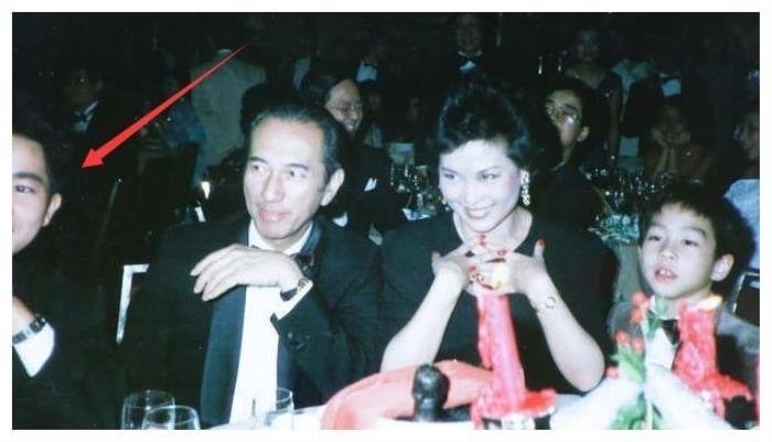 网络图片(侵删) 网络图片(侵删)