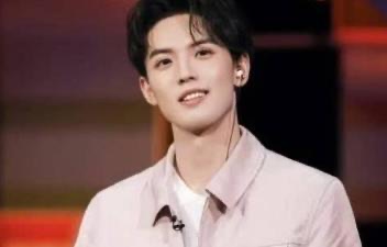 网络图片(侵删) 网络图片(侵删)