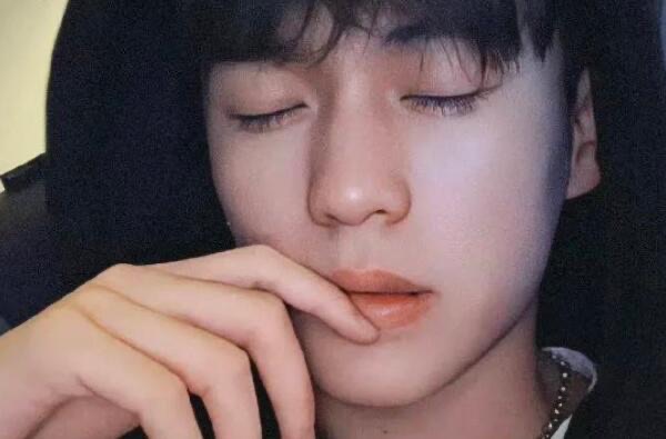 网络图片(侵删) 网络图片(侵删)